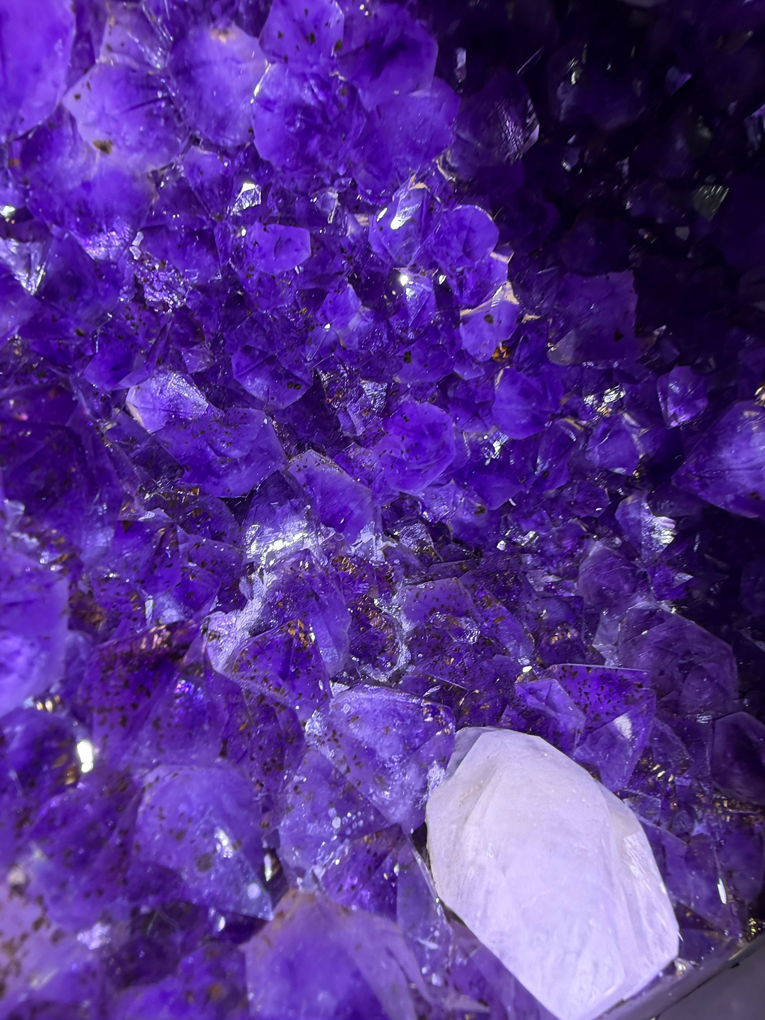 WH033 水晶洞 SS33 約 54 × 30 cm 約 35.5 kg