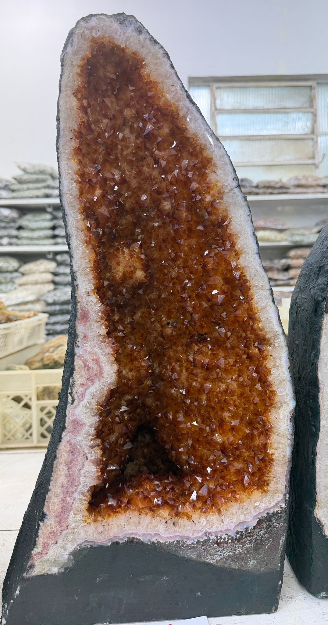 WH036 水晶洞 SSW03 約 52 × 26 cm 約 24.3 kg