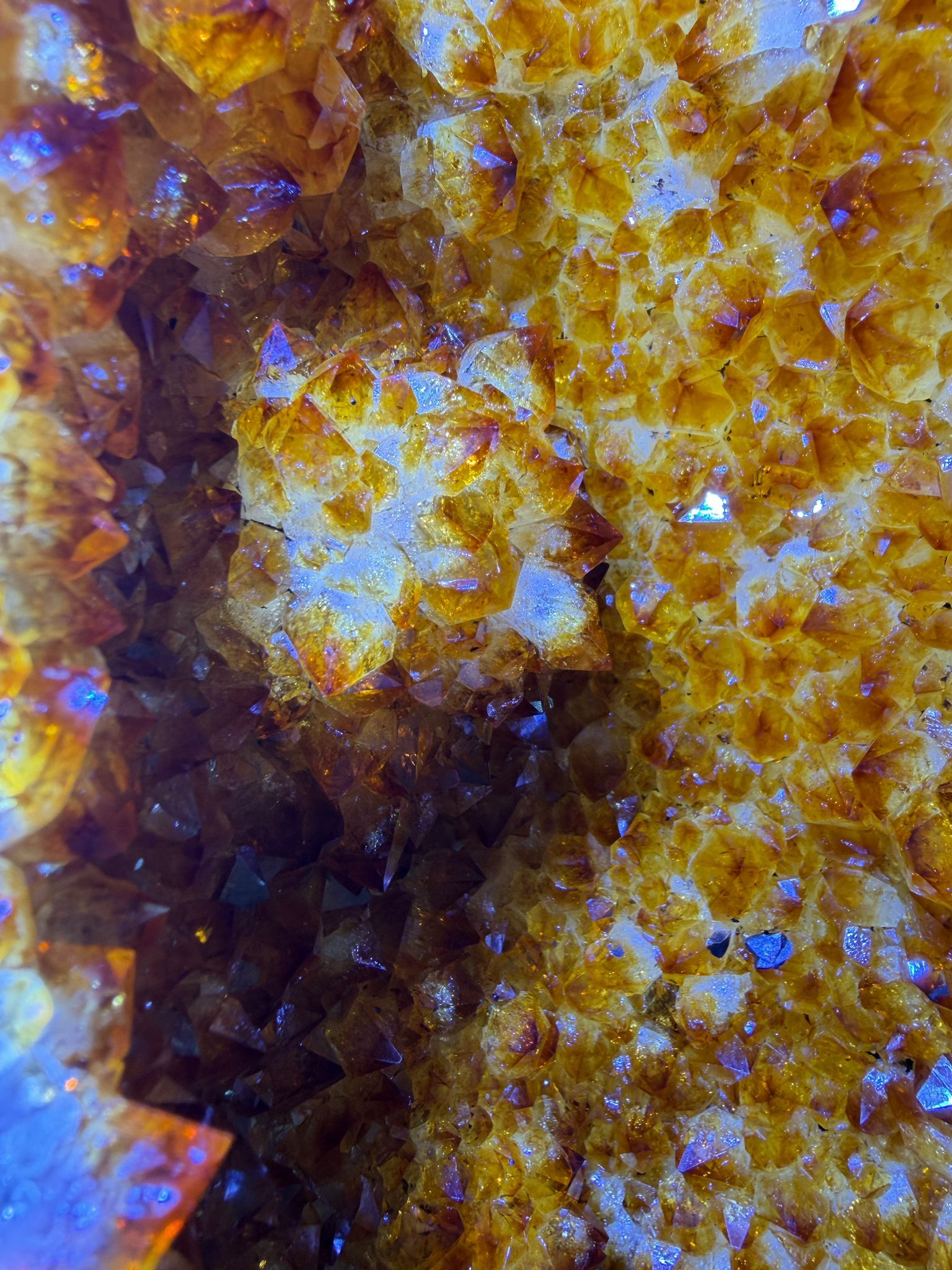 WH036 水晶洞 SSW03 約 52 × 26 cm 約 24.3 kg