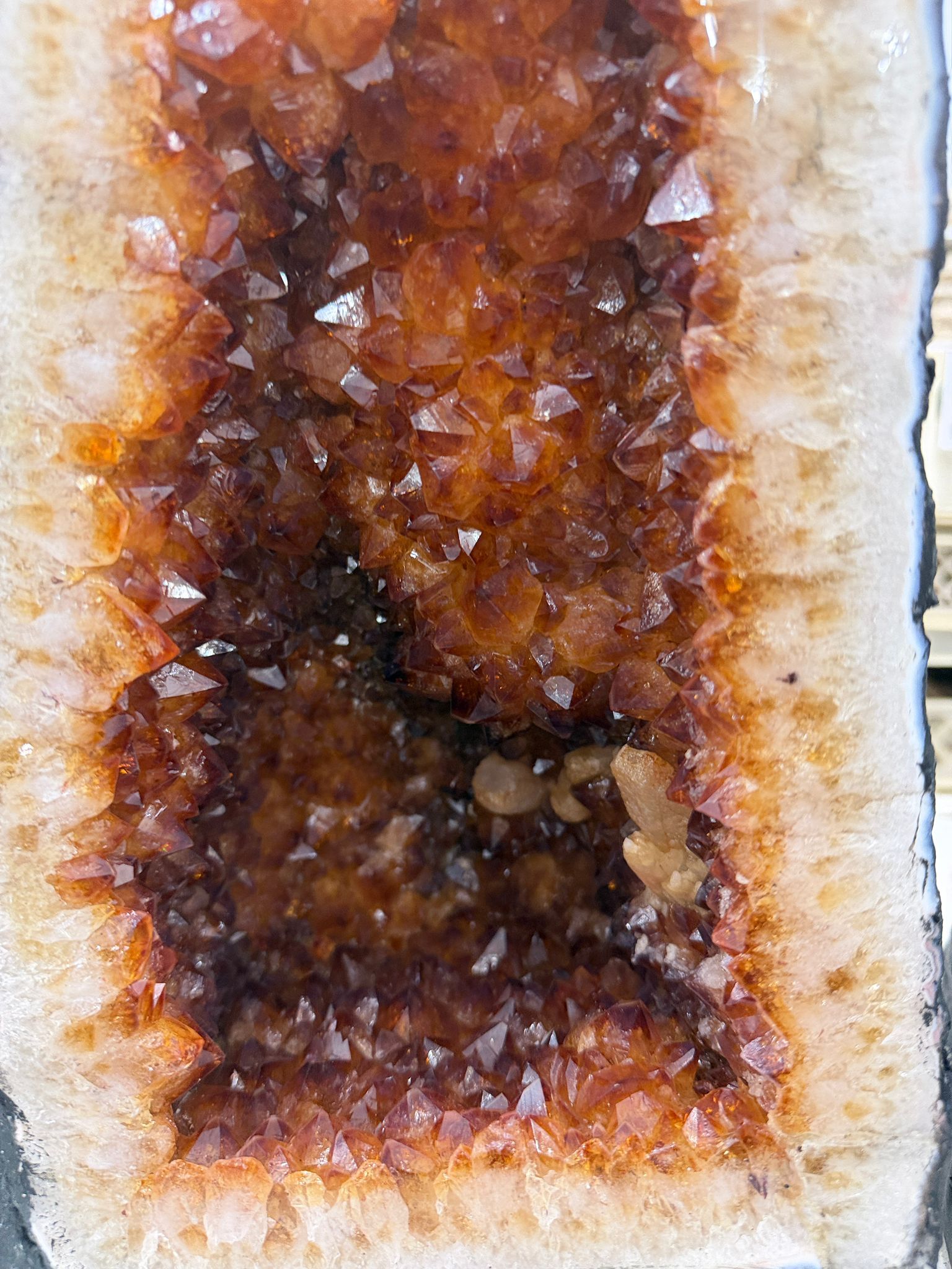 WH039 水晶洞 SSW06 約 42 × 20 cm 約 18 kg