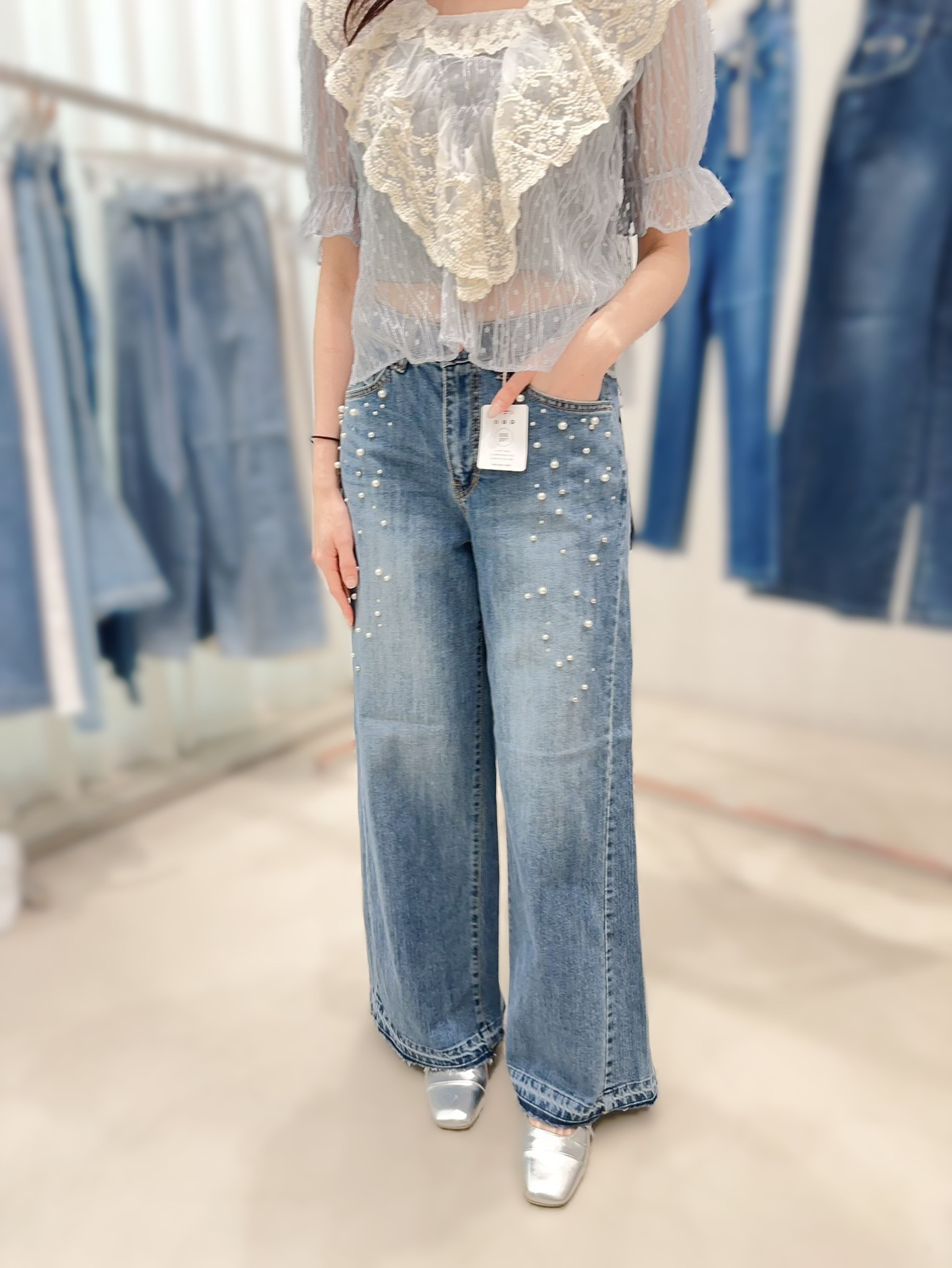 HW02 高腰珍珠牛仔褲 S:腰26-30 HIP39-43 長39 M:腰28-32 HIP41-45 長39.5 L:腰30-34 HIP43-47 長40 XL:腰31-35 HIP44-48 長40.5 $429 (一口價)