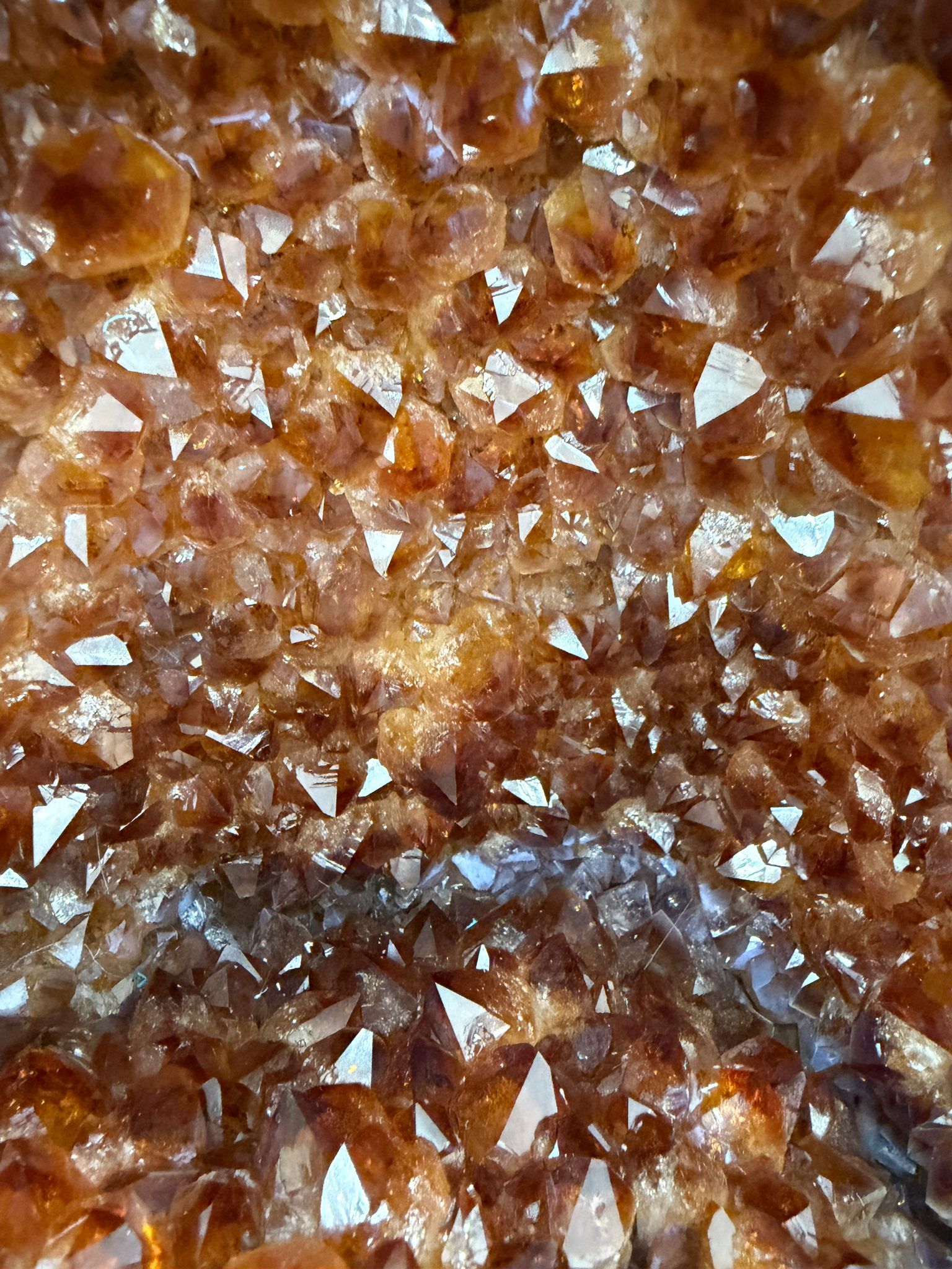 WH040 水晶洞 SSW07 約 34 × 27 cm 約 17.9 kg