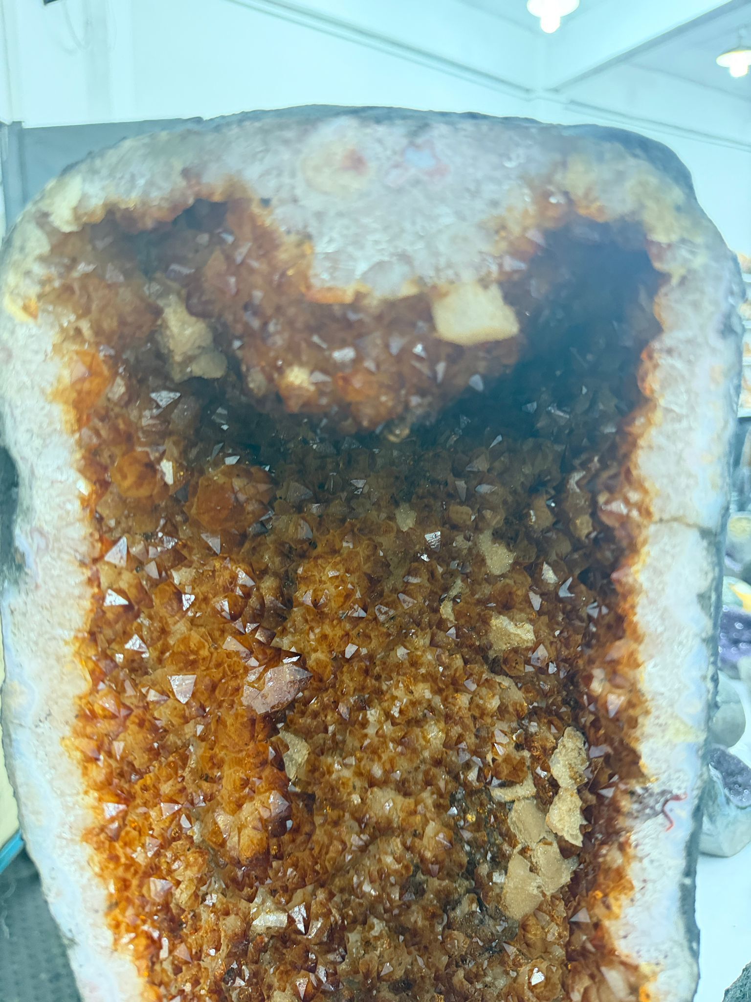 WH045 水晶洞 SSW12 約 44 × 18 cm 約 25 kg