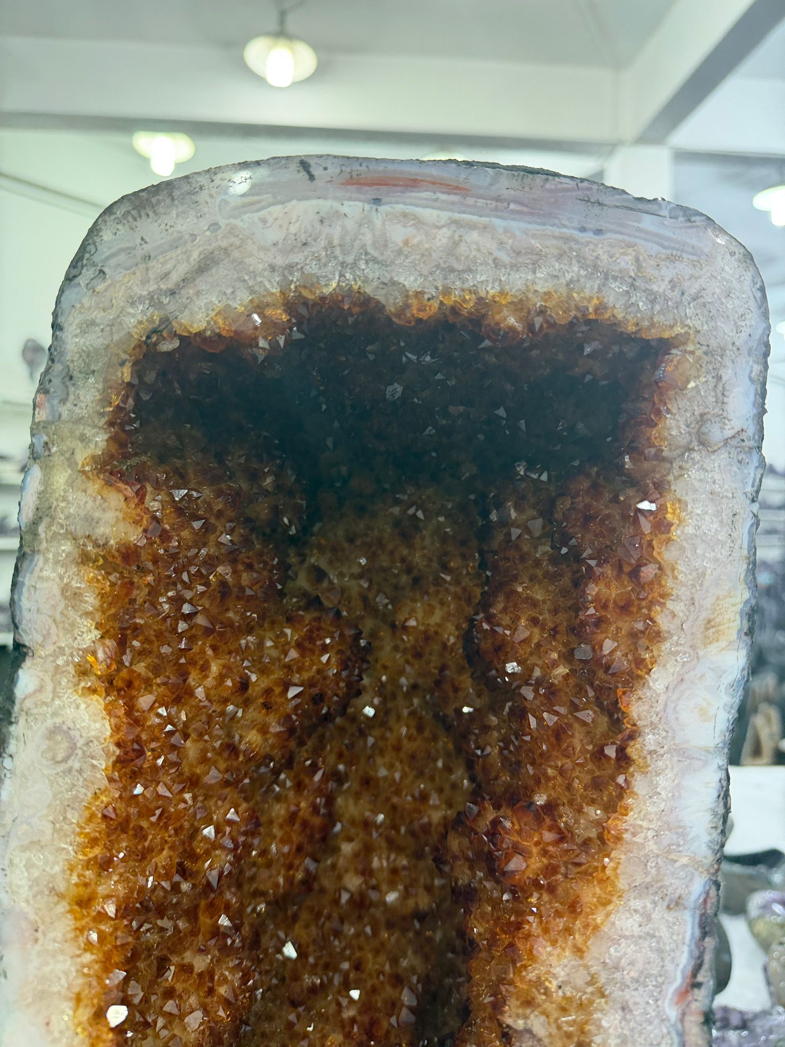 WH048 水晶洞 SSW15 約 58 × 19 cm 約 31 kg