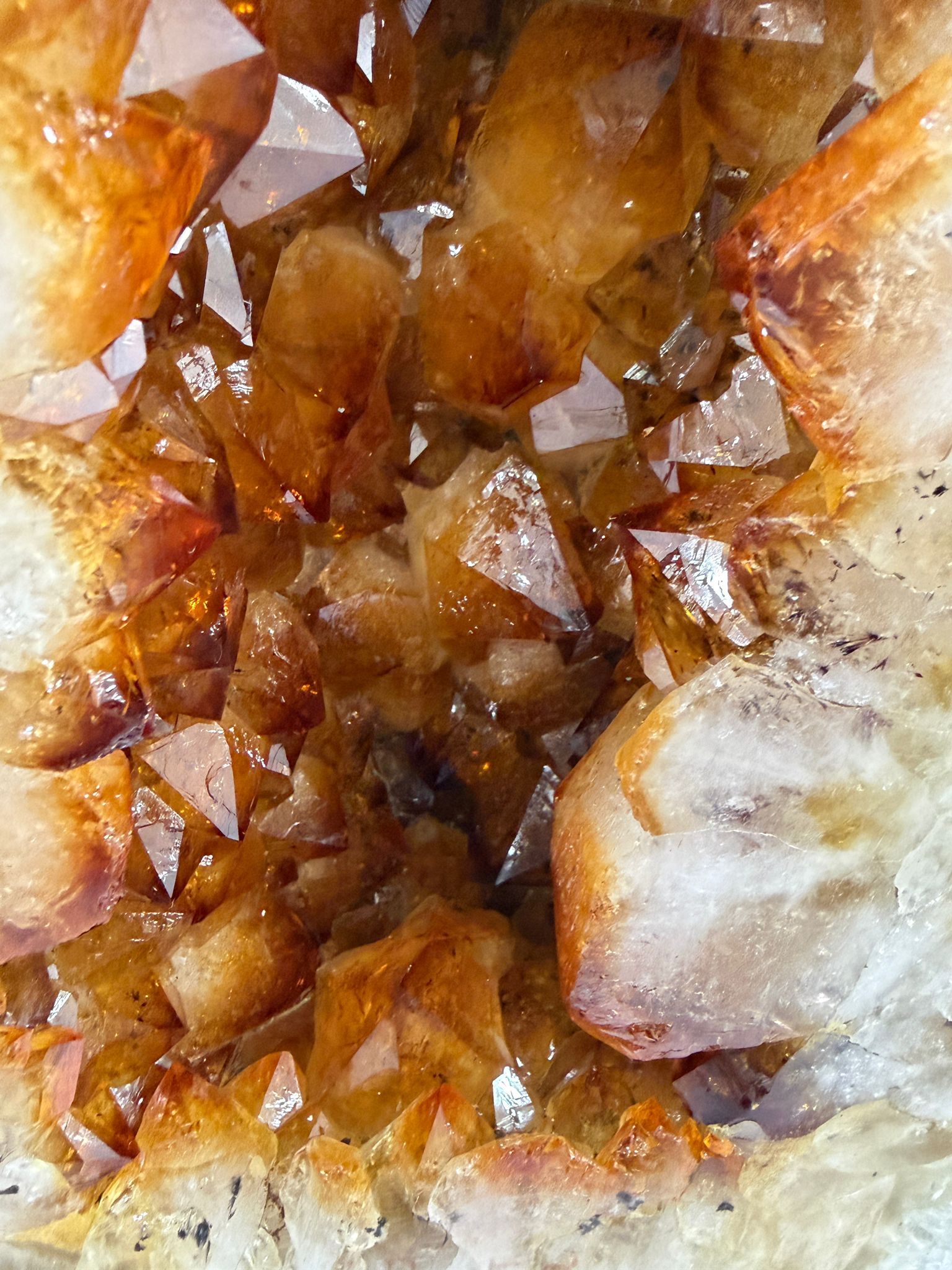 WH050 水晶洞 SSW17 約 51 × 20 cm 約 20.4 kg