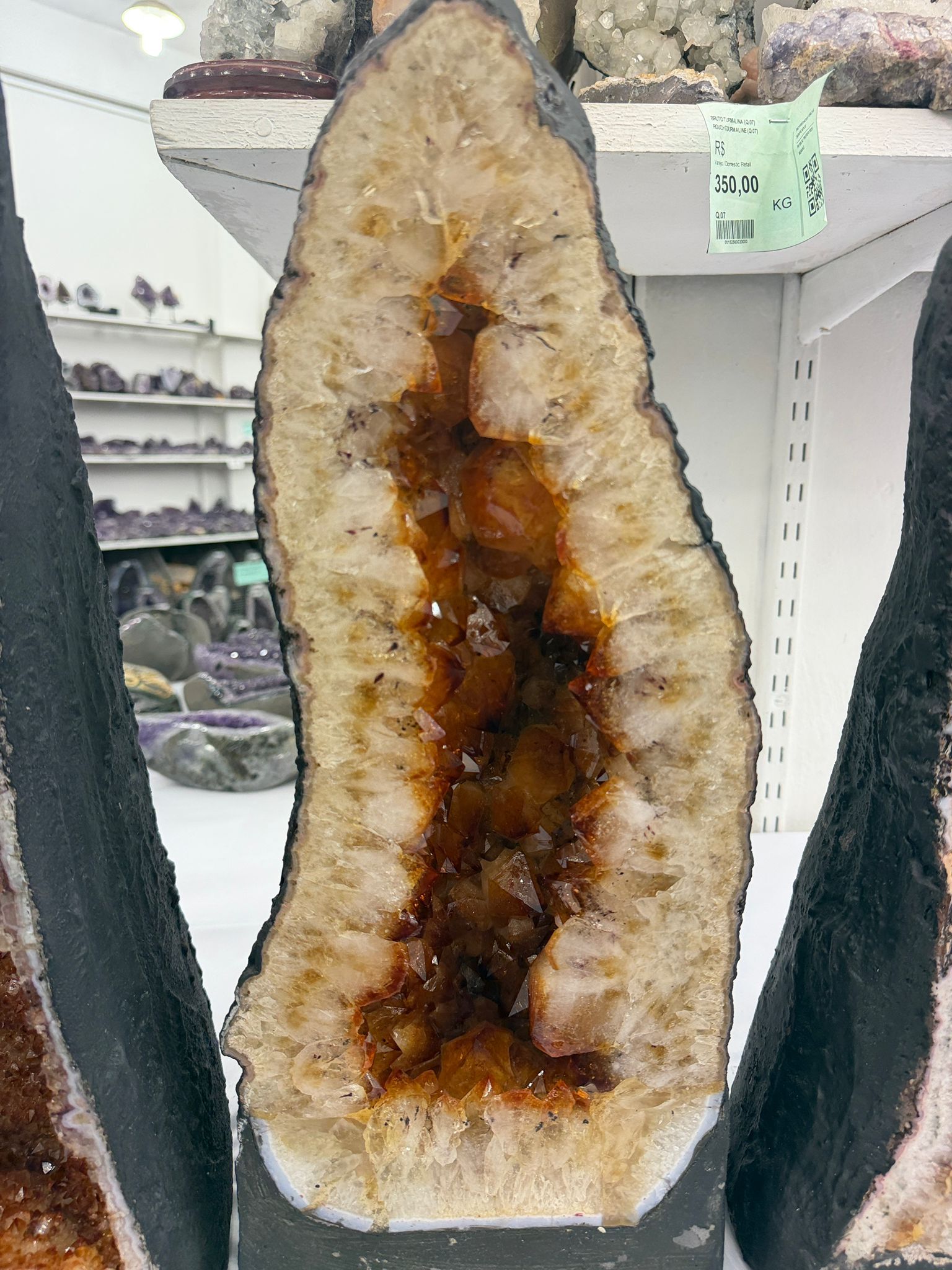 WH050 水晶洞 SSW17 約 51 × 20 cm 約 20.4 kg