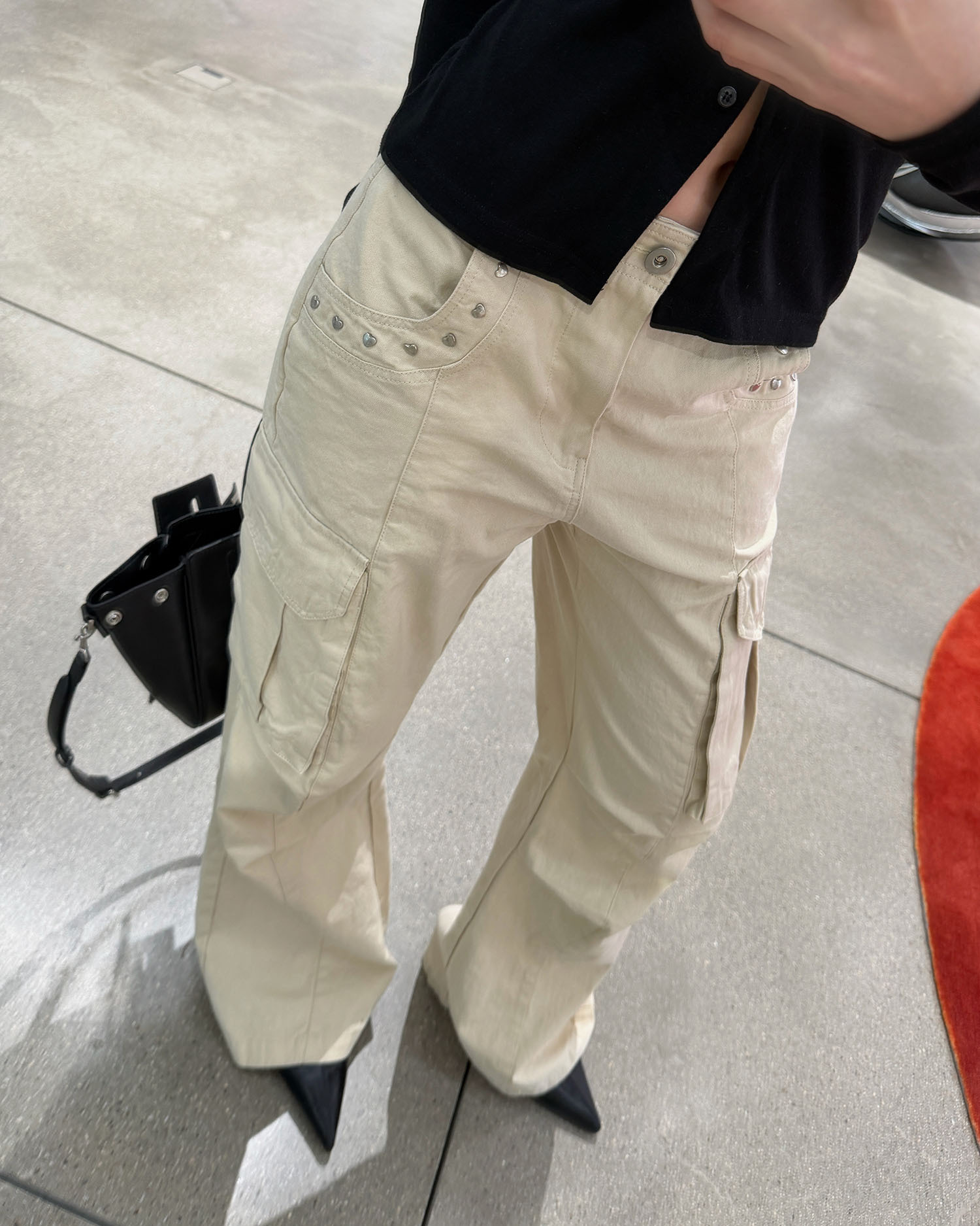 B3021 愛心鉚釘工裝褲 / 淺卡其