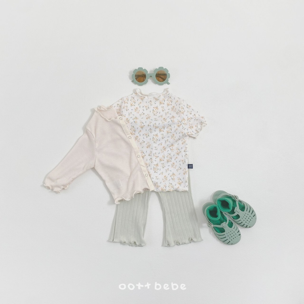 韓國🇰🇷OOTTBEBE 雛菊波浪邊上衣(XS-XL)