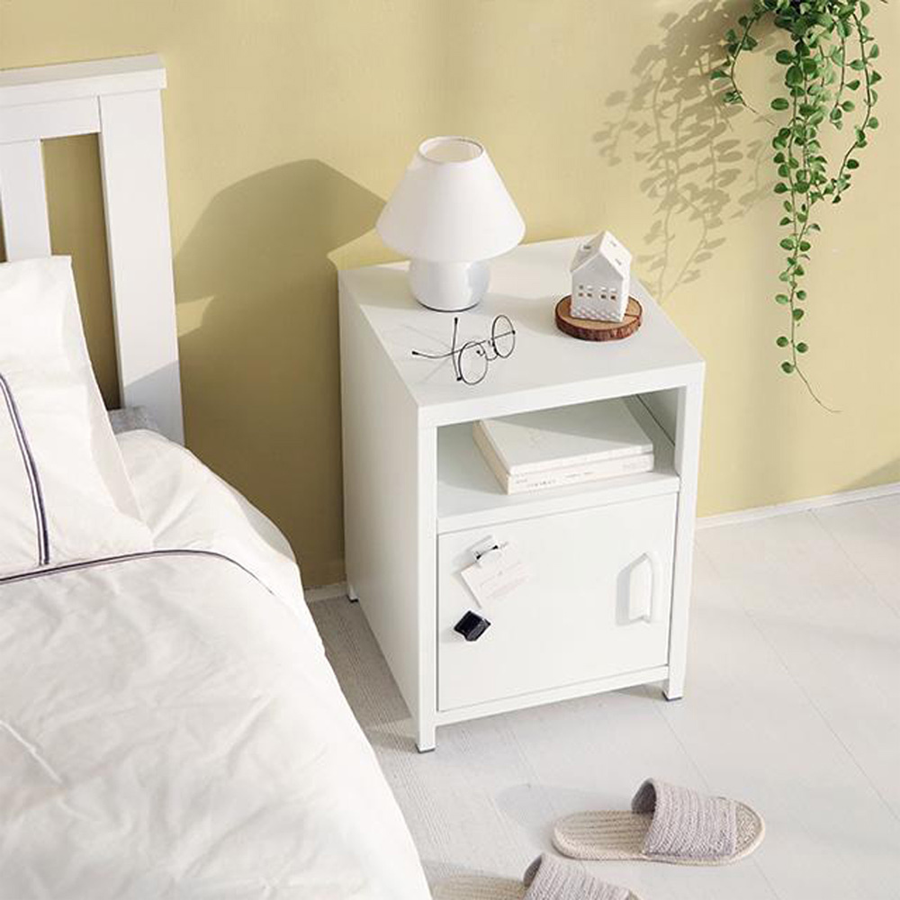 【AOTTO】簡約開門收納置物床頭櫃(AC-7003W)