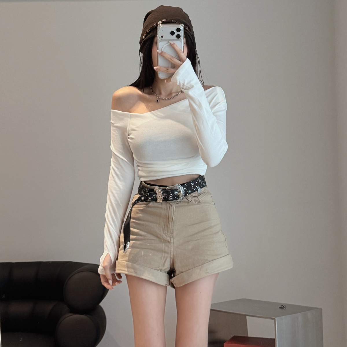 【隨性時髦 】DOMISS卡其色! 彈力反摺高腰短褲 (現貨)