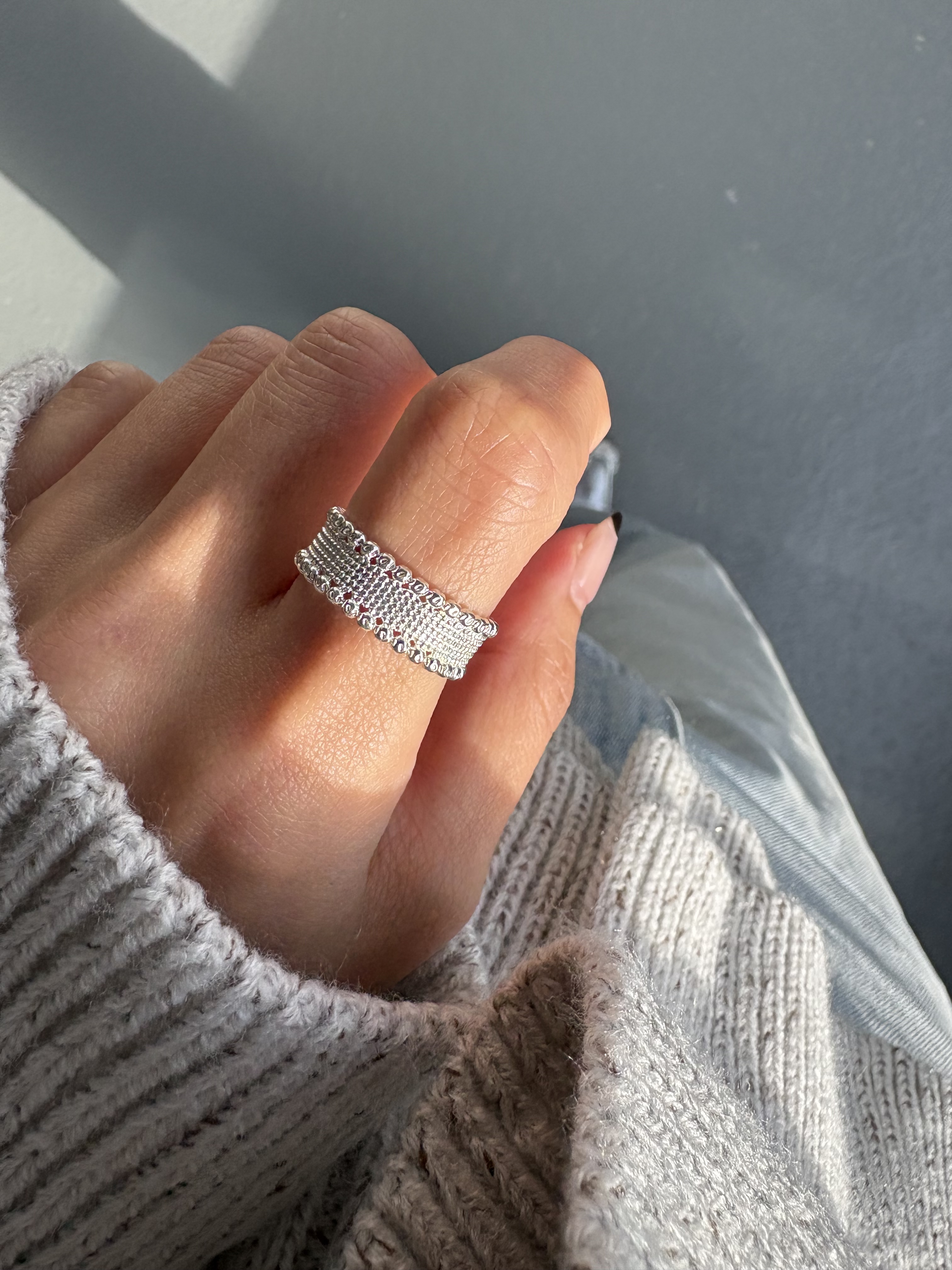 beads line wide ring