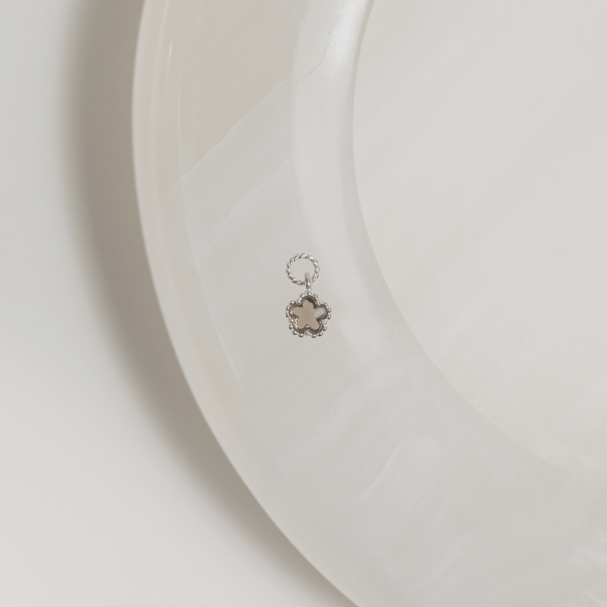 滾珠邊小花茶晶耳墜