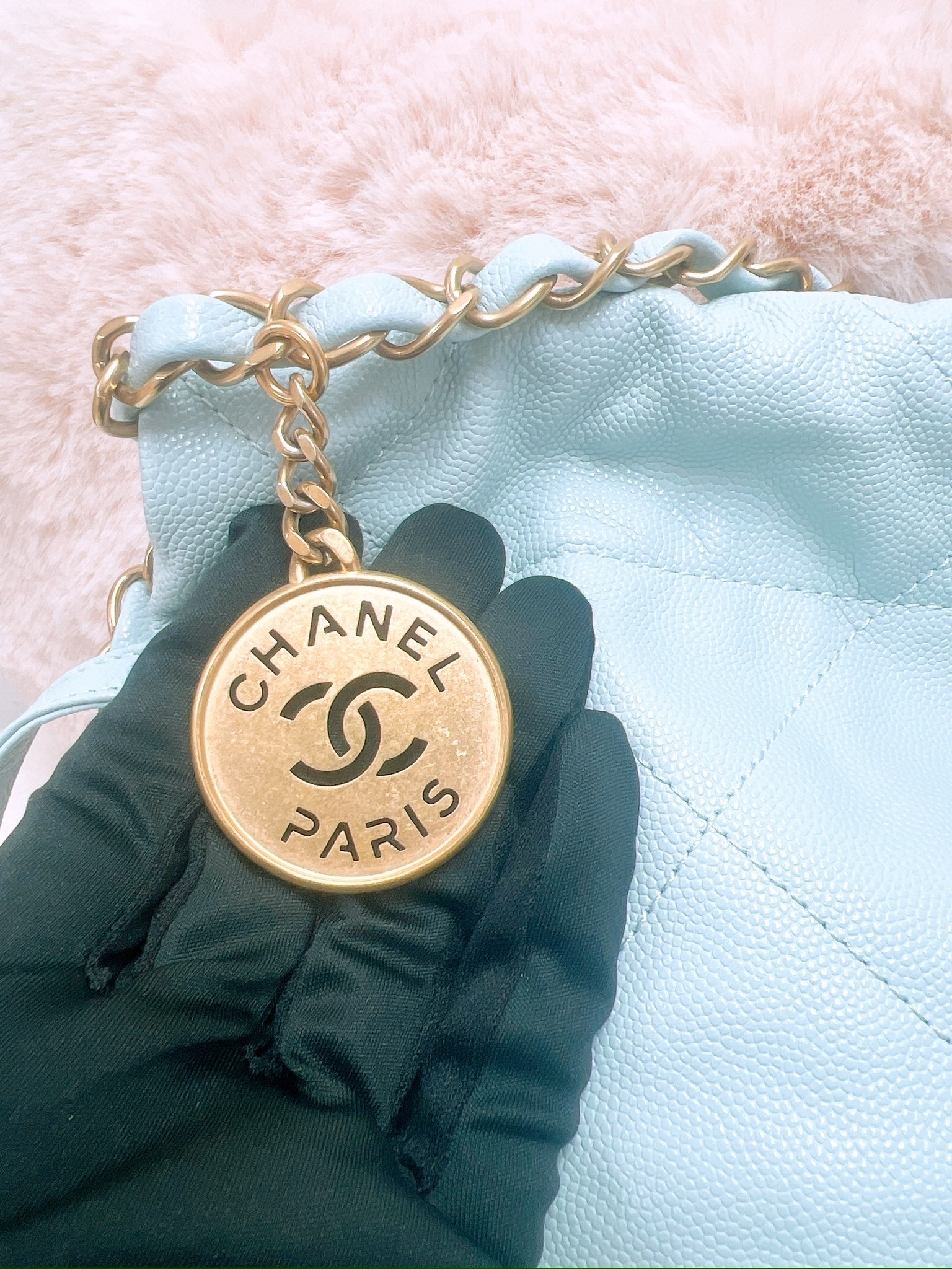 Chanel 22 bag small (light blue caviar/ GHW)