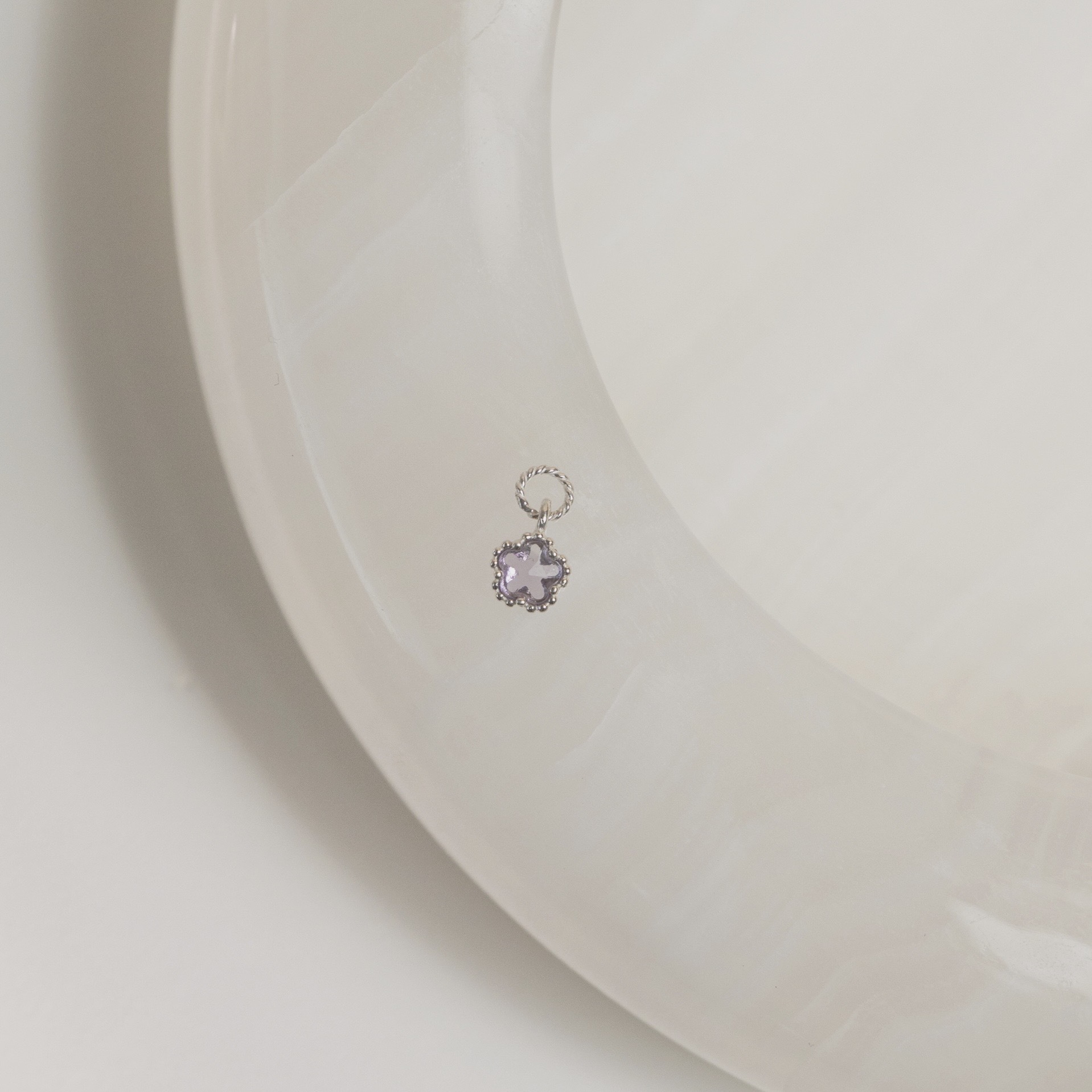 滾珠邊小花紫水晶耳墜