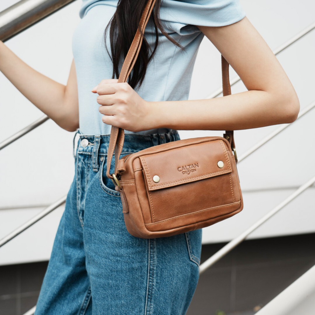 真皮輕巧隨身斜背相機包-六色(5202)