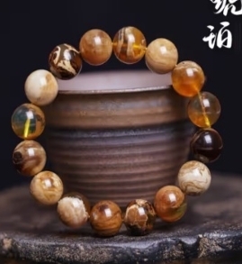 CF7242 MD129馆藏级蜜宝手串12mm