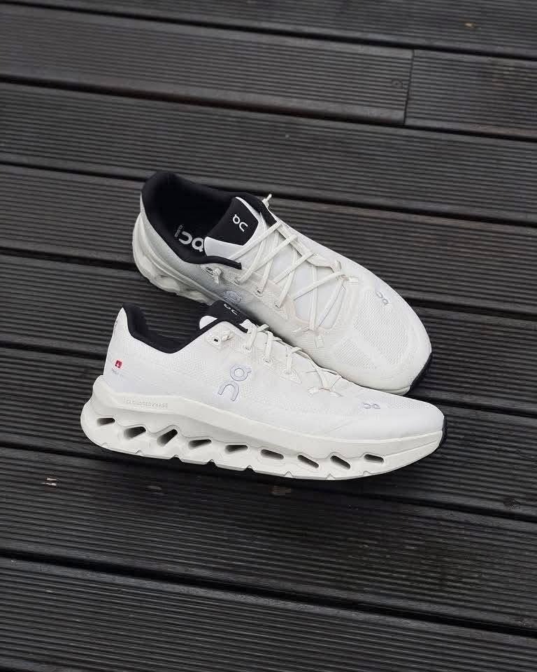 On Cloudtilt Sneakers