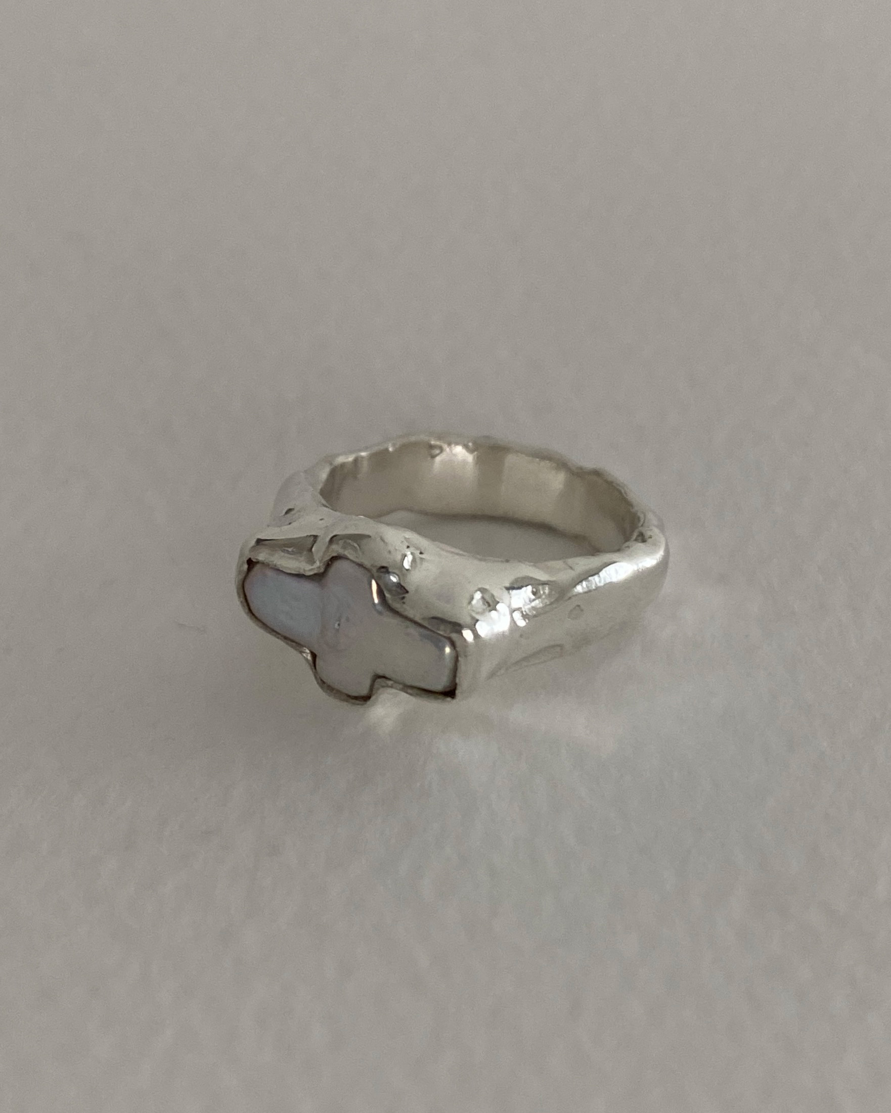 Ginger Angel 十字珍珠戒指