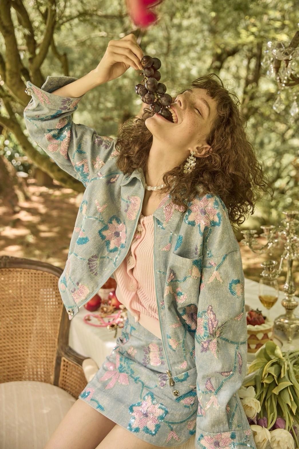 BF10001D1 蔓生花園立體刺繡亮片丹寧外套