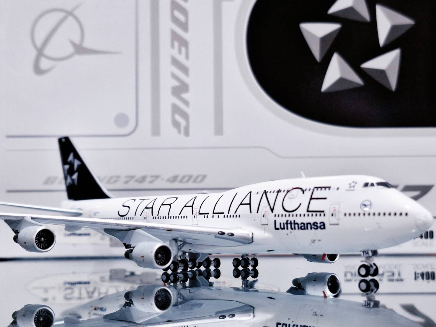 JC WINGS 1/400  漢莎航空 𝔹𝕆𝔼𝕀ℕ𝔾 𝟟𝟜𝟟-𝟜𝟘𝟘 D-ABTH Star Alliance 星空聯盟塗裝