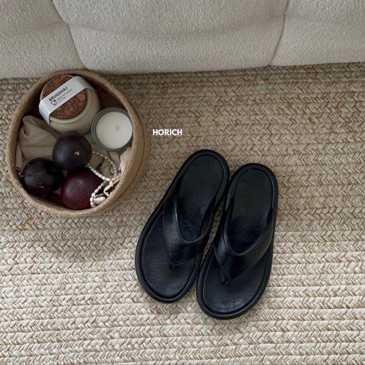 𝗠𝗮𝗿.𝟭𝟬/2076-13 / 超好穿人字拖35-40碼 /黑色