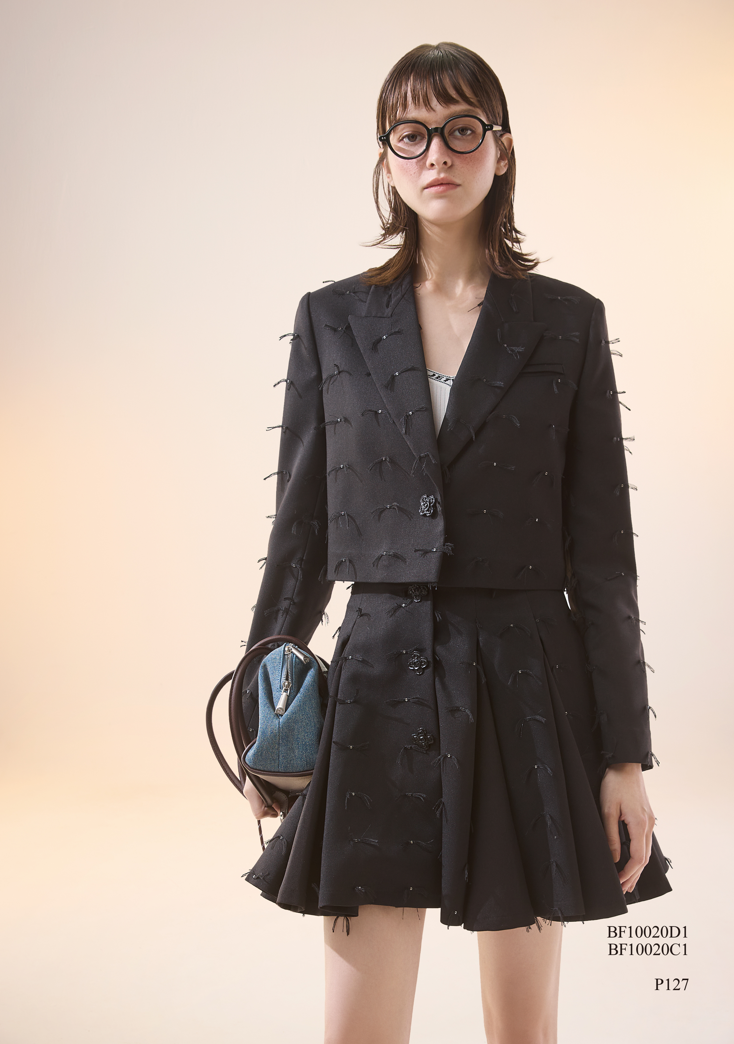 BF10020D1 夜幕微光短版翻領西裝外套