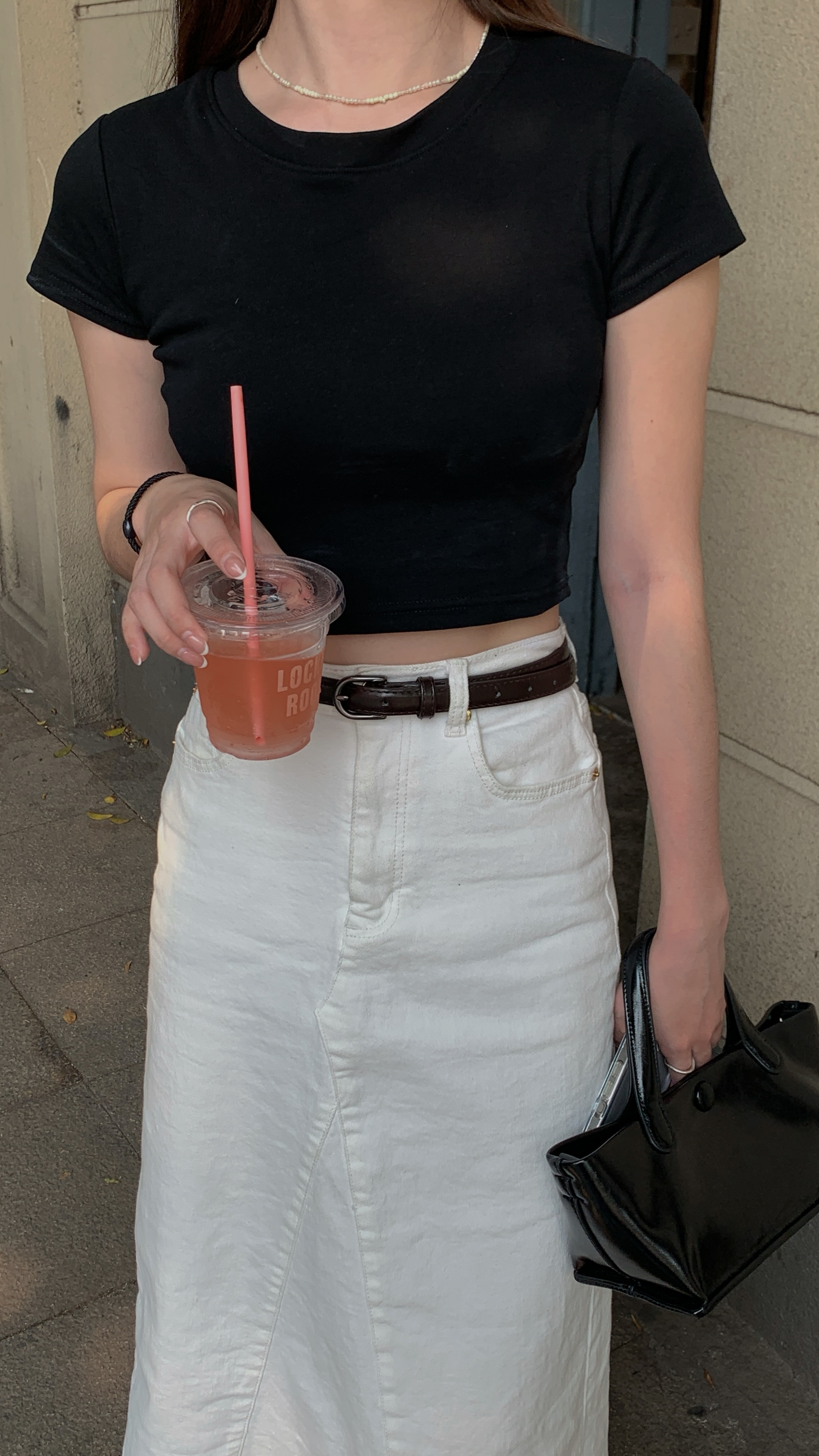 平凡也好看！！短版T附可拆bra ( 2 colors )