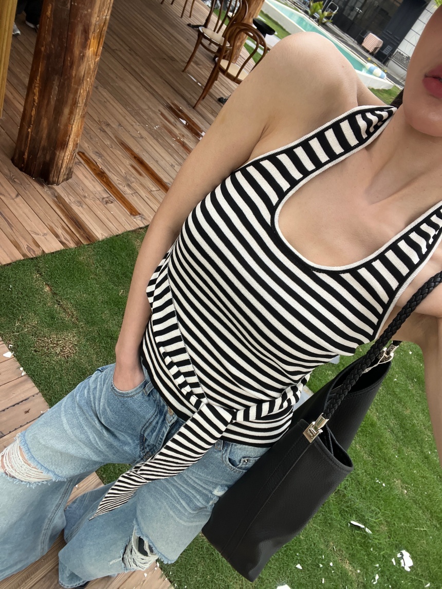 針織掛脖削肩綁帶背心*3色