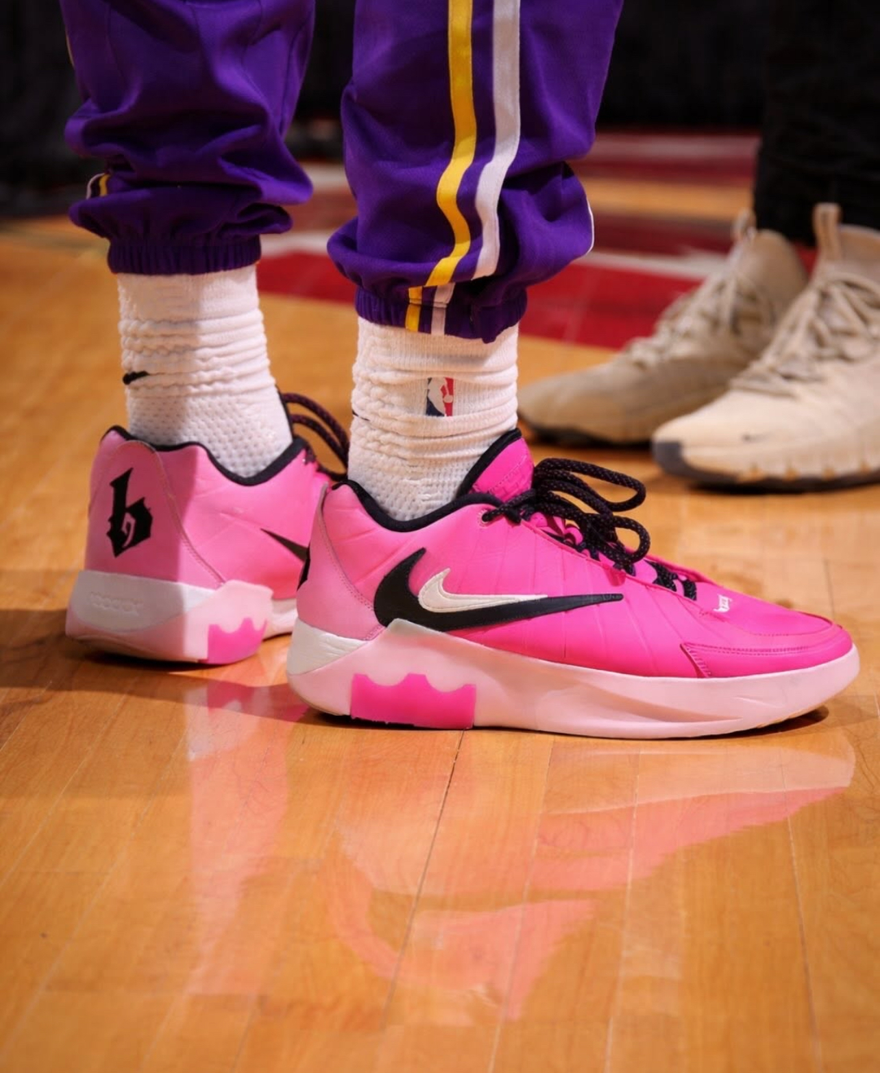 代購-BRONNY JAMES x NIKE LEBRON WITNESS 9 'PINK' 粉色 倒鉤 實戰 籃球鞋IO7382-600