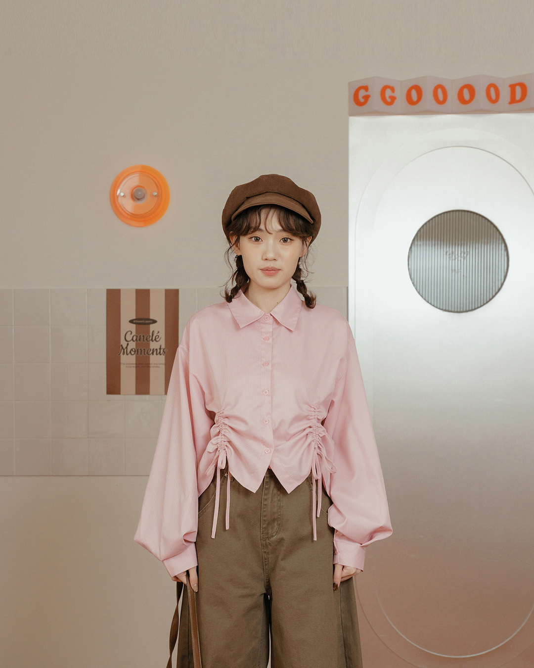 Striped, gathered, tie-up cropped shirt, available in two colors.【01025777】in stock+pre-order