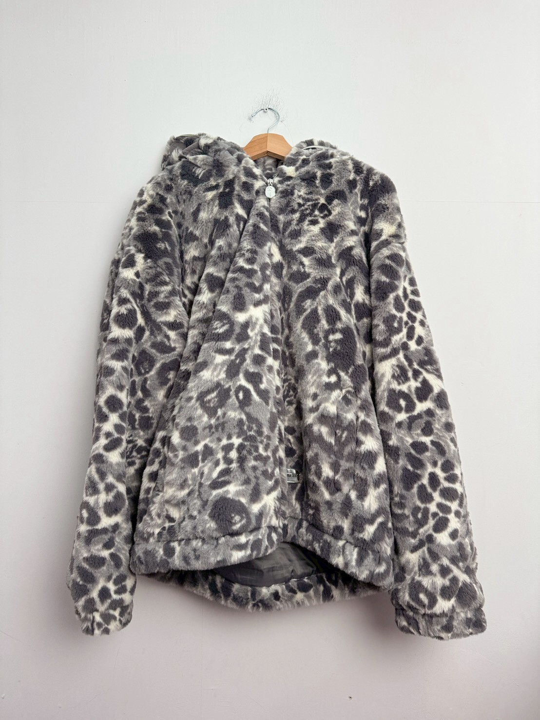 BAPE WILD LEOPARD PATTERN FAUX FUR SHARK FULL ZIP JACKET SIZE XXL