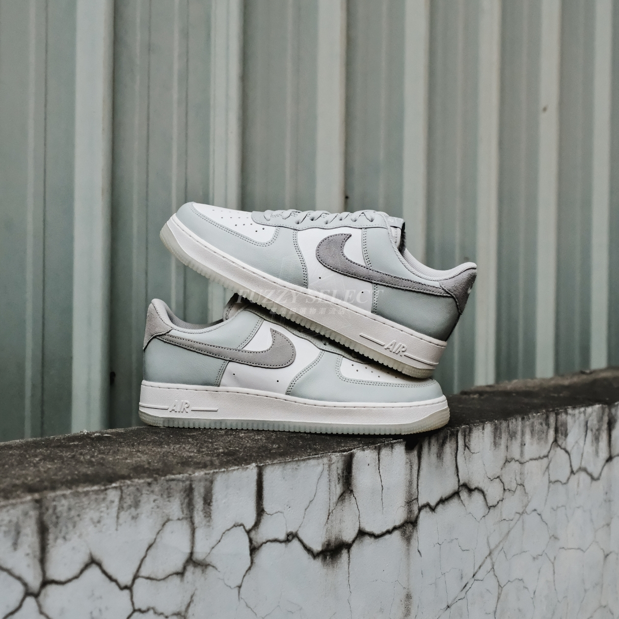 【逢甲 FUZZY】Nike Air Force 1 "Light Smoke Grey" 隕石灰 FJ4170-003