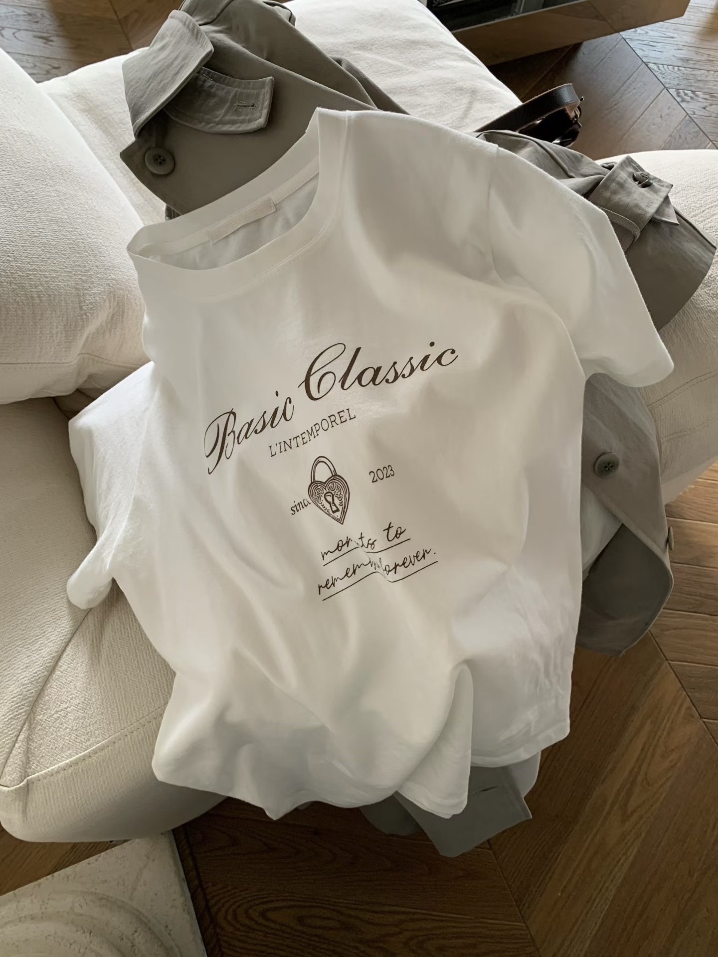 #228N705 愛心knock classic Tee