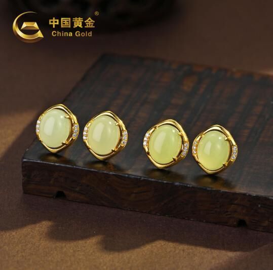 ZJSPHA251939-天然和田玉S925銀黃玉蛋面耳釘(R23)