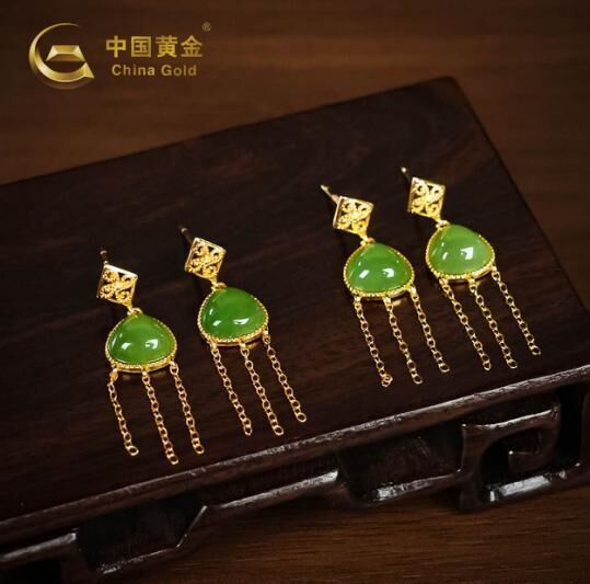 ZJSPHA250243-天然和田玉S925銀碧玉三角形耳墜(R4)