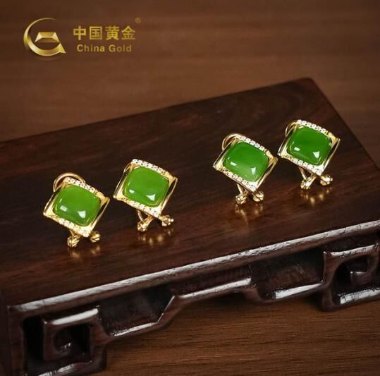 ZJSPHA250241-天然和田玉S925銀帝王綠碧玉方耳扣(R2)
