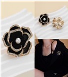 CF7304  250725036453  合金-山茶花款胸针7-8mm