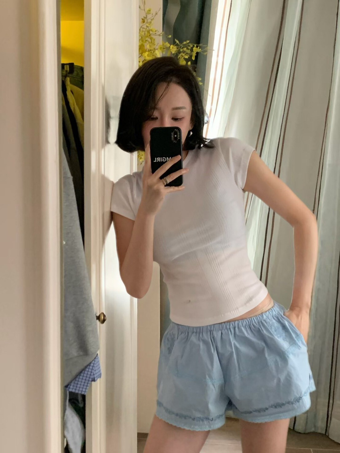 #AF111精緻雕花小短褲(白/黃/粉/水藍)