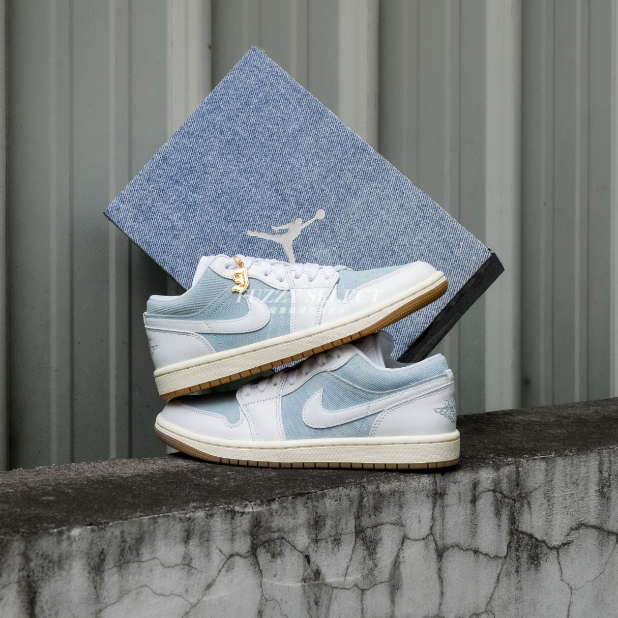 【逢甲 FUZZY】W Air Jordan 1 Low "Denim Worn Blue" 白牛仔 HQ2004-400