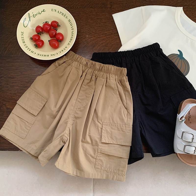 卡其黑帥氣工裝短褲