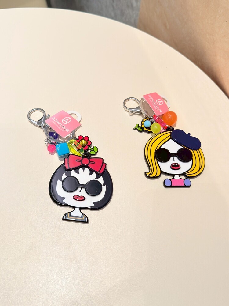 『GD』墨鏡俏麗女孩吊飾(小鏡子)((黑黑痕跡是正常的喔！))