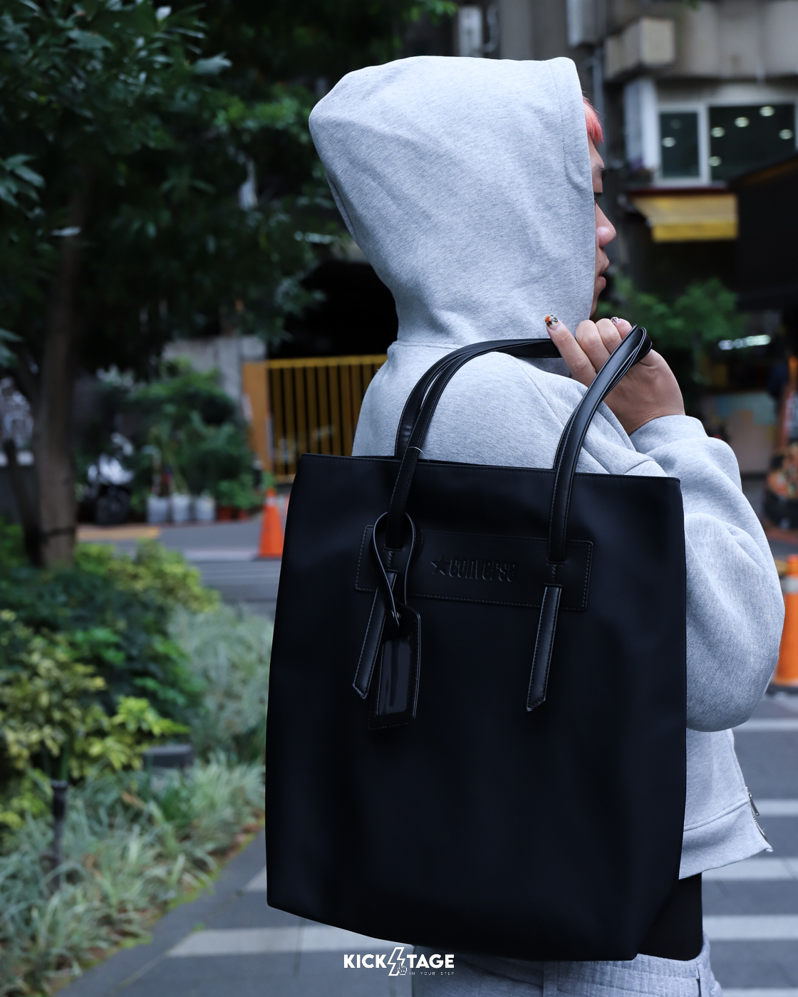 CONVERSE VERSATILE TOTE 黑 卡其 大容量 釦子 卡包 手提包 肩背包 側背包【UA5861】