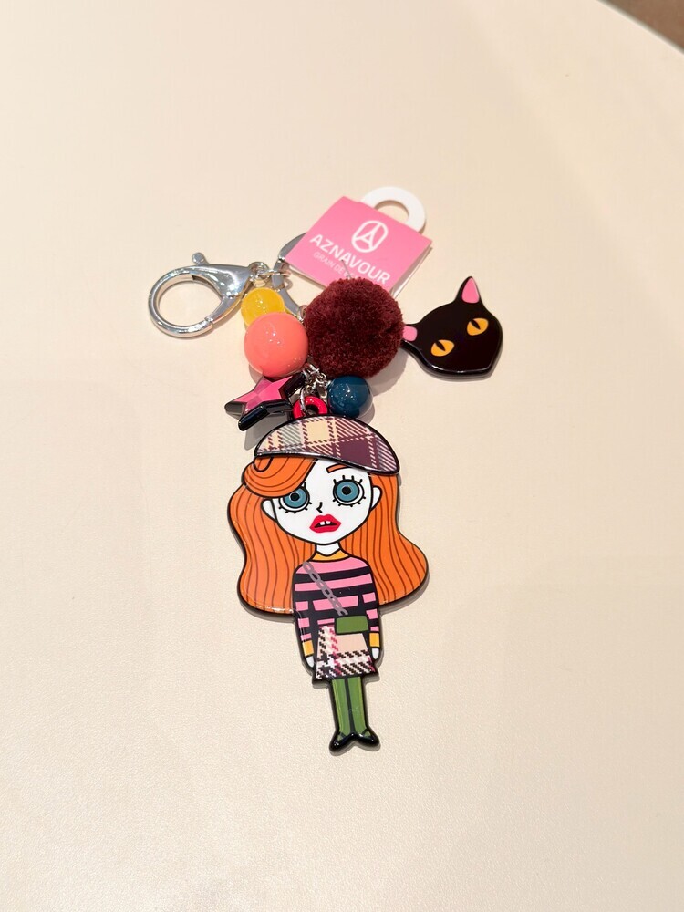 『GD』格紋帽子橘髮女人吊飾