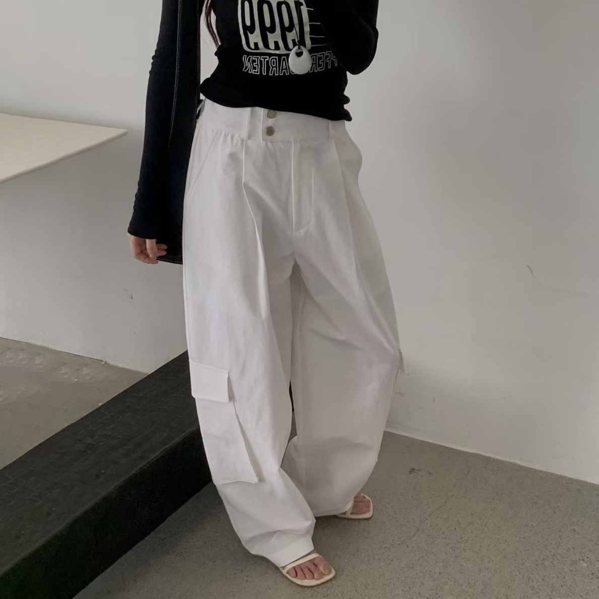 後腰鬆緊斜雙釦雙口袋造型工裝長褲-F / 3色