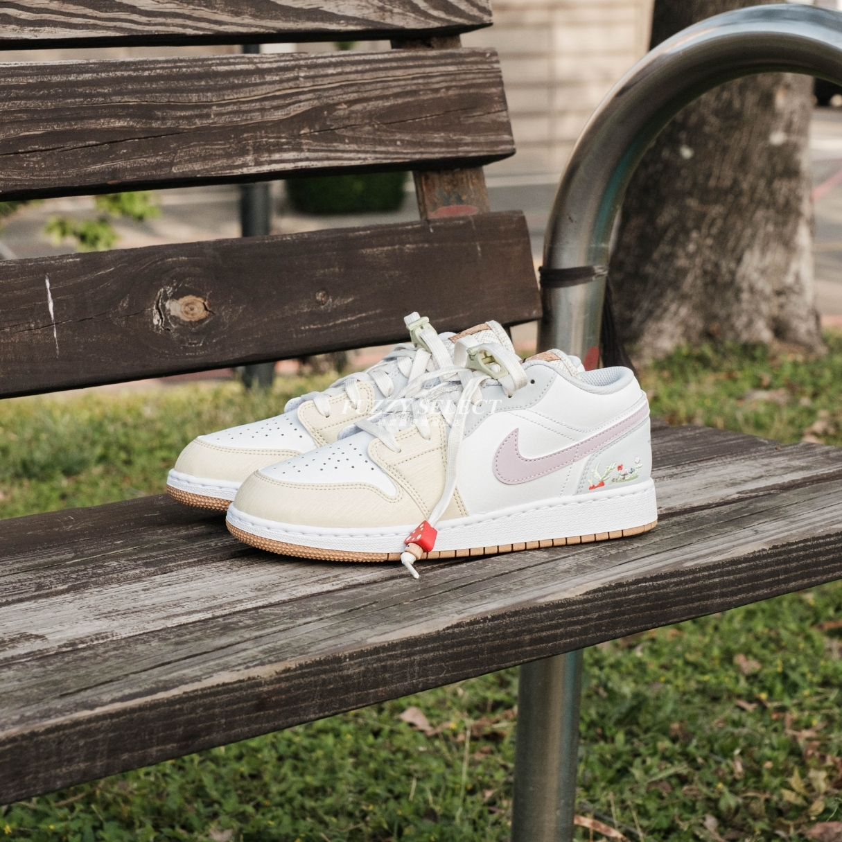 【逢甲FUZZY】W Air Jordan 1 Low "Mushroom" 白蘑菇 刺繡 奶油 黃 IB8861-151