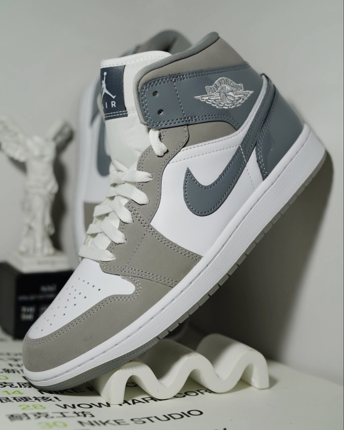 【逢甲 FUZZY】Air Jordan 1 Mid "Cool Grey" 酷灰 HF3216-100