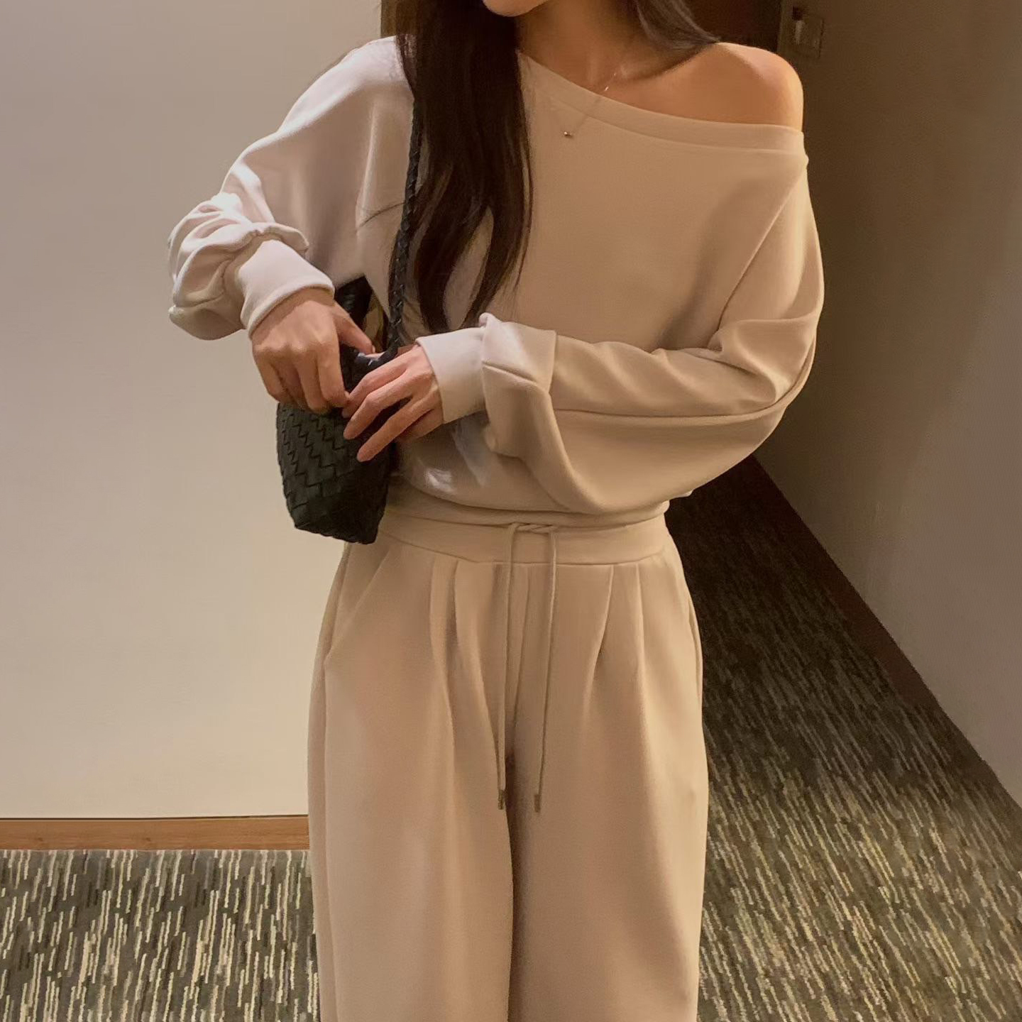 單邊露肩造型縮腰大學TEE+長褲SET / 3色