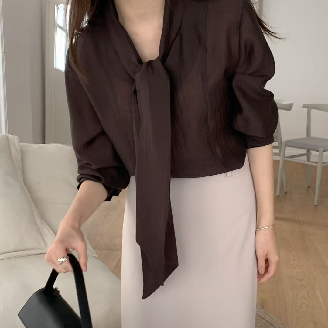 氣質感綁帶領巾造型澎澎袖V領上衣 / 3色