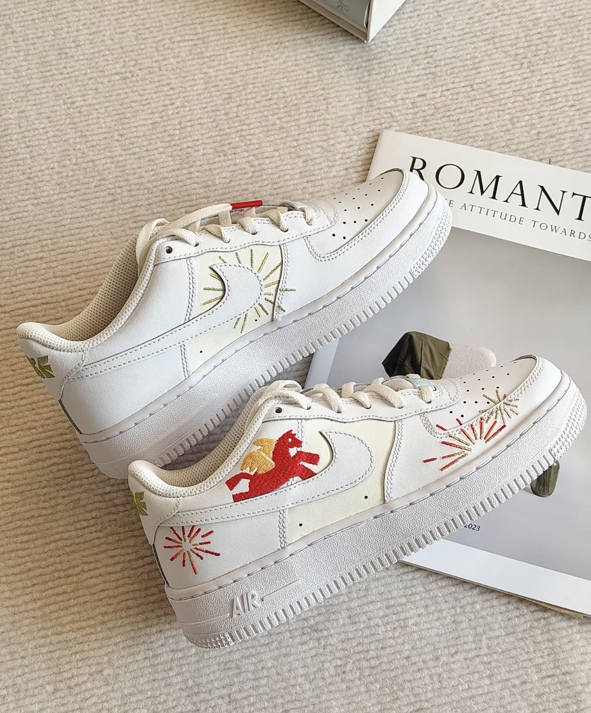 NIKE 休閒鞋 AIR FORCE 1 GS 白 白米紅 CNY 馬年 大童 女 IQ1133-111