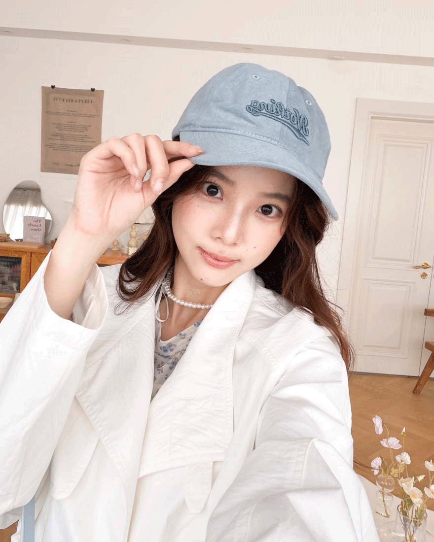 鄰家好感撞色刺繡英文標語可調式棒球帽-牛仔藍